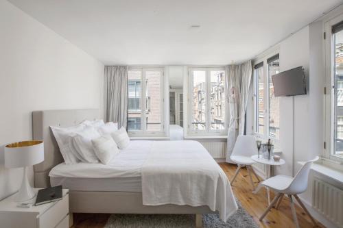 Jordaan House | Jordaan Suite bed and bubbles