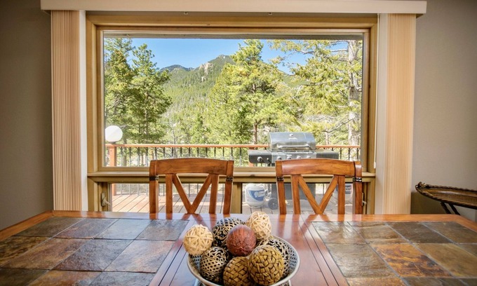 Windcliff Estates House | Jordan Vacation At Windcliff 3 Bedroom Home by RedAwning