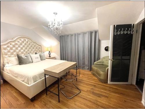 Los Angeles House | Joy Villa