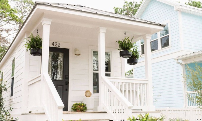 Watercolor Cottage | Juander Inn + Studio Juan + pool on 30A