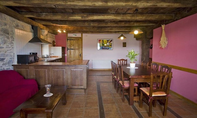 Larraun House | Juansarenea - Sukaldeberri. Cozy rural house.