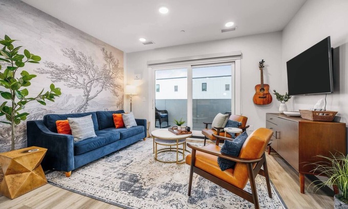 Traverse City Condo | Jude's Respite: Ebikes ~Dog Park~Pickleball ~Beach