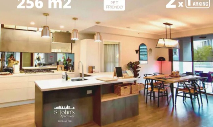 Brisbane Central Business District Apartment | Jumbo 256mt sq 3 bedder w Giant Balcony 2 Car Park