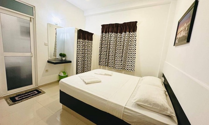 Aturuwella Bed & Breakfast | Jungle Fence