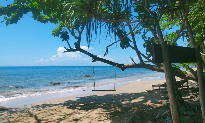 Nuea Khlong Hotel | Jungle Hill Beach Bungalow