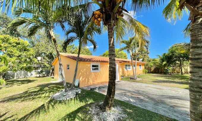 Delray Beach House | Jungle Paradise w/Bar & Game Room