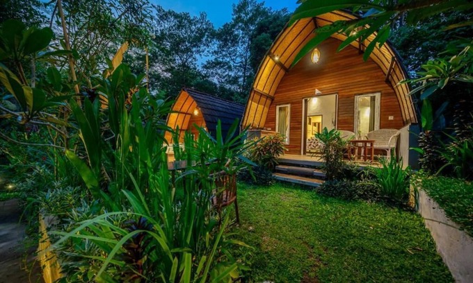 Singapadu Tengah Villa | Jungle River Villa for 10 Thrill Seekers - Pool, Yoga, Tubing, ATV - Near Ubud
