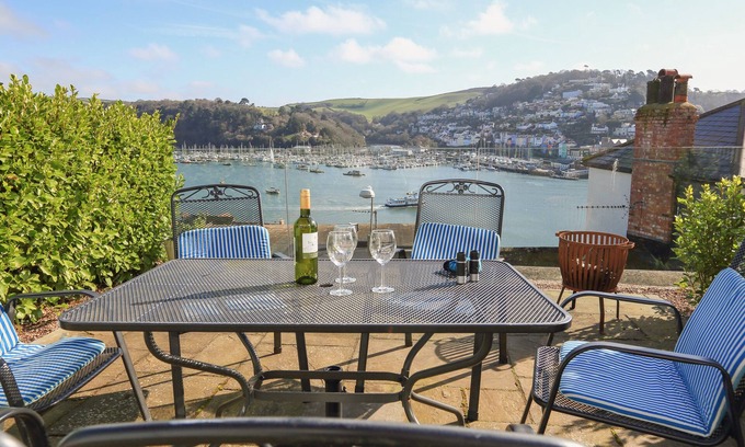 Dartmouth House | JUNIPER COTTAGE, pet friendly, with a garden in Dartmouth