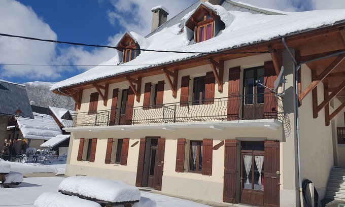 Saint-Colomban-des-Villards Apartment | Just 5 minutes from the Domaine des Sybelles! Fully equipped apartment.