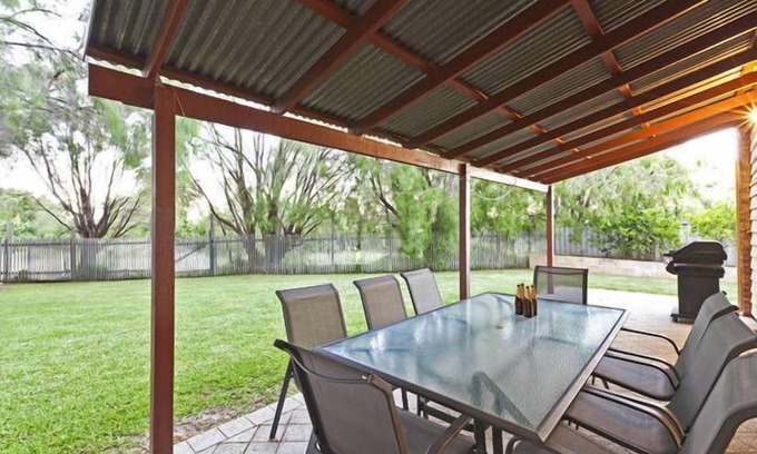 Quindalup House | Just 1 street from Beach. Relaxed home, Ideal for families. Linen provided.