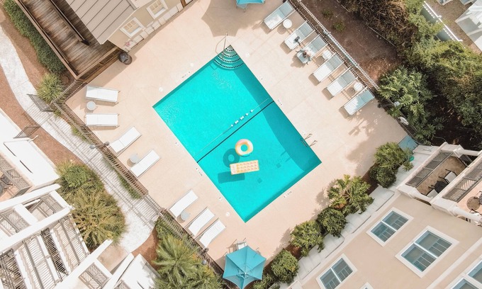 Saint Simons Island Condo | Just across the street from the Beach!