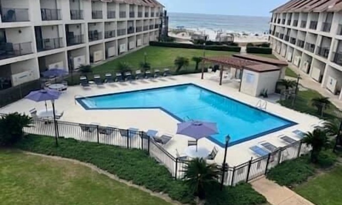 Gulf Shores House | Just Beach’n Fun in Gulf Shores! Family Time 2/2 townhome on the beach.