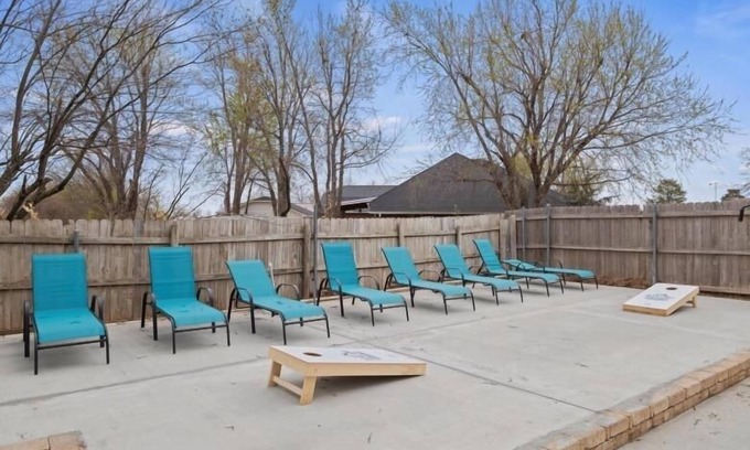 Wheatland House | Just Like Home #12: Norman Private Resort - pool, hot tub, pickle ball & more