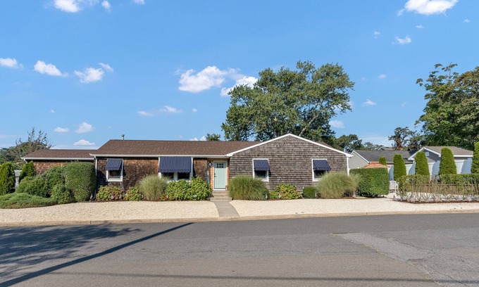 Spring Lake Heights House | Just opened up, two weeks left Summer Rental with Pool & Beach badges!