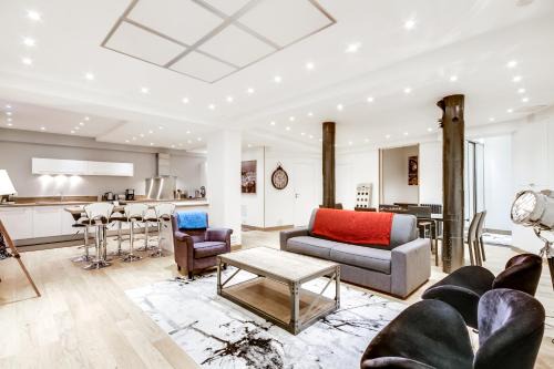 Quartier de la Monnaie Apartment | Just Renovated 138m2 On The Seine