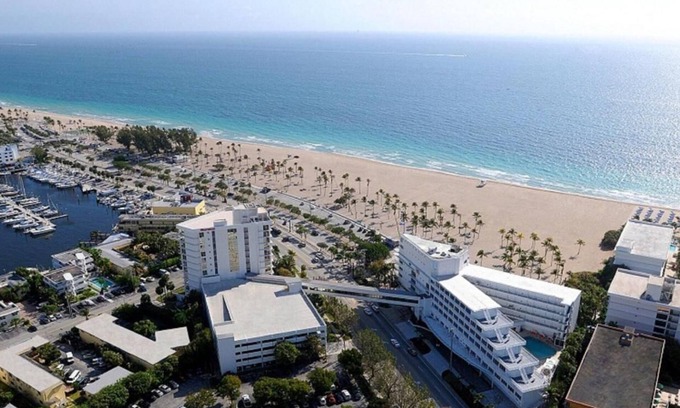 Central Beach Hotel | Just What You Were Looking For! Outdoor Pool, Direct Beach Access!