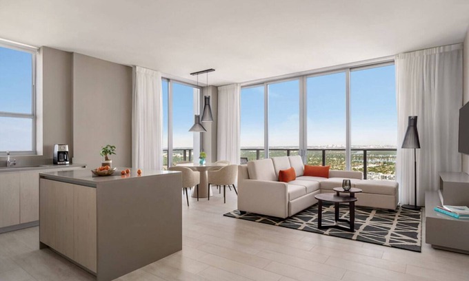 Hollywood South Central Beach Hotel | Just What You Were Looking For! 2 Relaxing Units, Kitchen, Pool, Oceanfront
