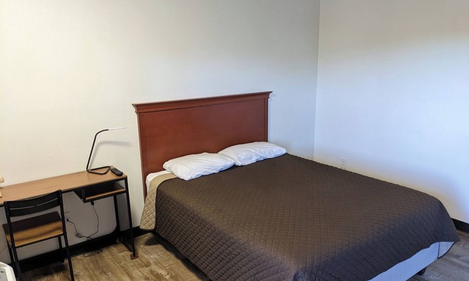 Edmonds Hotel | K&E Motor Inn