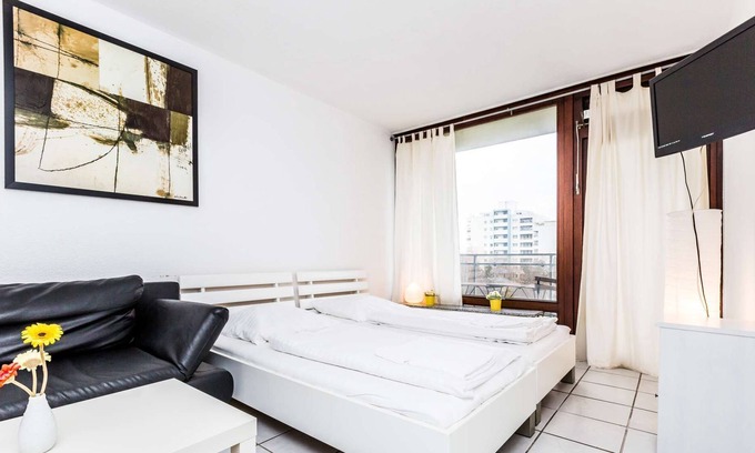 Junkersdorf Apartment | K71 Apartment Cologne in Cologne Junkersdorf with 2 bedrooms, balcony and free W-LAN