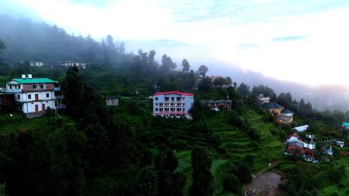 Kaul House | Kafal Pako Resort - Luxury Mountain View Stay in Mukteshwar