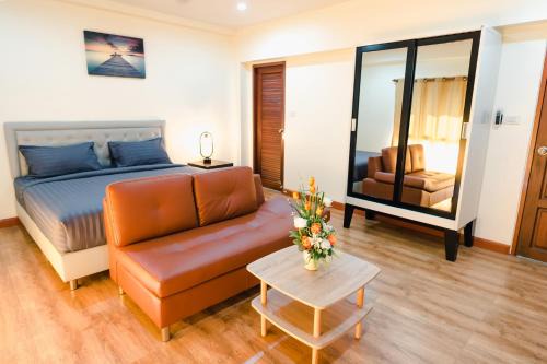 Phuket Apartment | Kai Mook House
