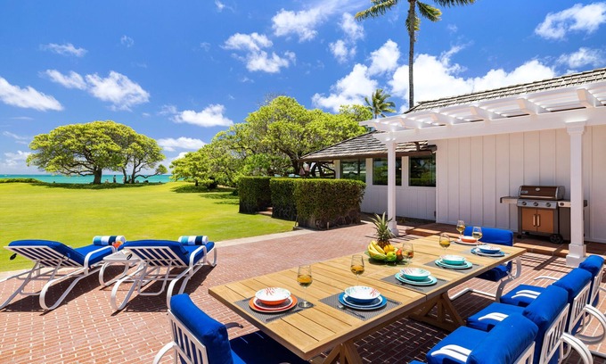 Kalama Tract House | Kailua Beach Front - Last Minute Discounts Available Now!