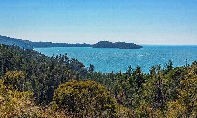 Kaiteriteri House | Kaiteriteri Escape - Brand-New Hilltop Haven with Breathtaking Views