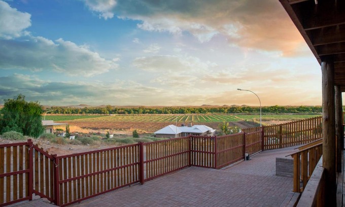 Upington Cabin | Kalahari Lion's Rest