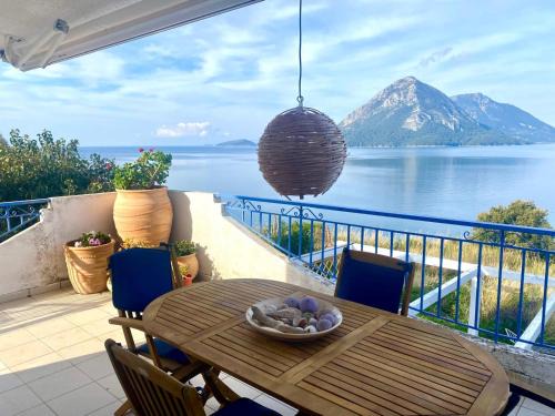 Paliovarka Apartment | Kalamos Bay View