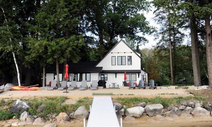 Kalkaska Cottage | Kalkaska Lakefront Retreat-Lakefront Manistee Lake