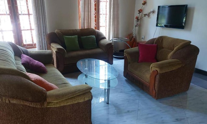 Katugastota Bed & Breakfast | kandy samarakoon home stay