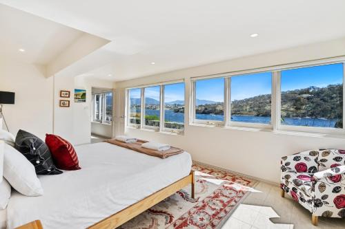Geilston Bay Apartment | Karinya
