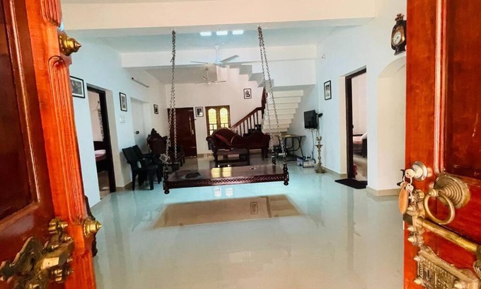 Vayalar House | KARIYIL KAYALORAM HOMESTAY