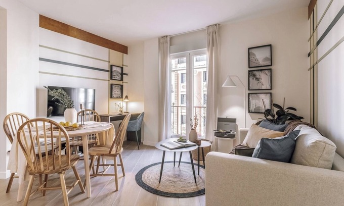 Barrio de La Latina Apartment | Kartal - 2 bedrooms in Palacio