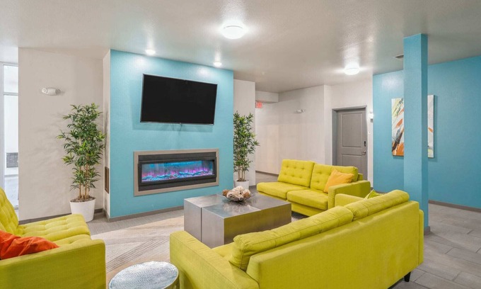 Prospect Park Apartment | Kasa | Perfect for Studying or Catching a College Game | Minneapolis