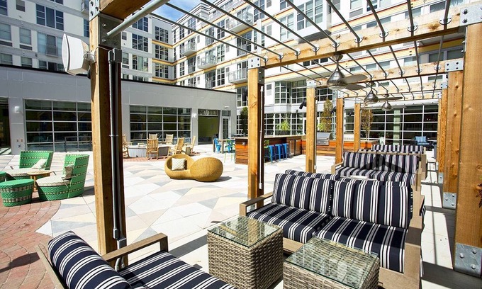 South Side Flats Apartment | Kasa | Spacious SouthSide Works Studio | Pittsburgh