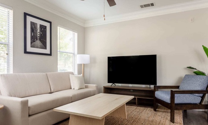 Pearland Apartment | Kasa | Timeless Space in South Houston | Pearland