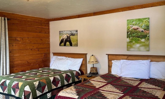 Homer Cabin | Katmai Lakefront Room, Homer Floatplane Lodge