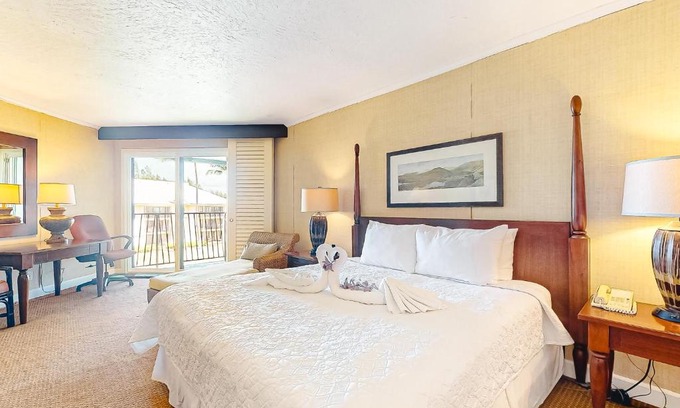 Hanamaulu House | Kauai Beach Resort #1317