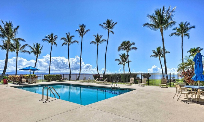 Kaunakakai Condo | Kaunakakai Condo: Walk to Beach, Community Pool!