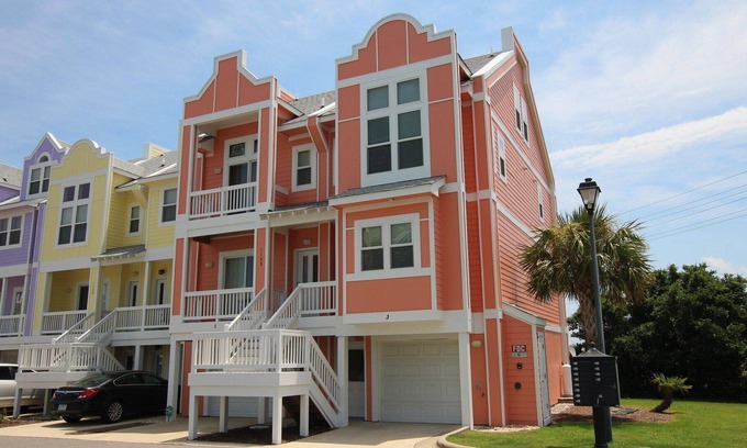 Bermuda Bay House | KD7, Carolina Frog- Soundside, Community Amenities, Keyless Entry, Close to Shopping