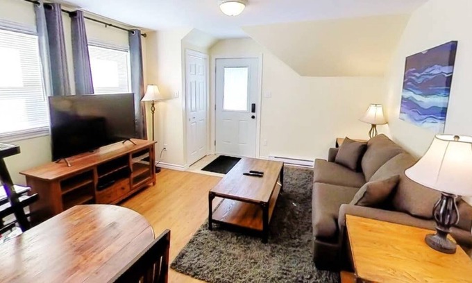 Yarmouth Apartment | Kelly's #4, Kelly's #4