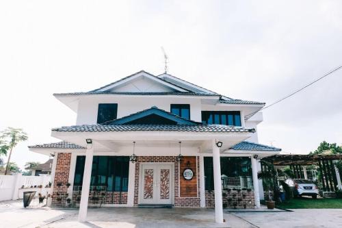 Kempas Villa | Kempas - 21 Pax Villa, Near Paradigm Mall JB
