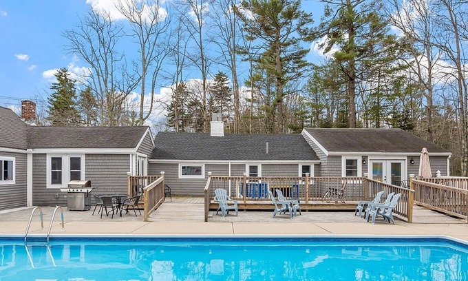 Kennebunk House | Kennebunk/Kennebunkport Beach House with Swimming Pool!
