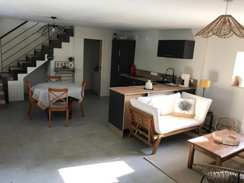 Cruguel House | Ker Zélia