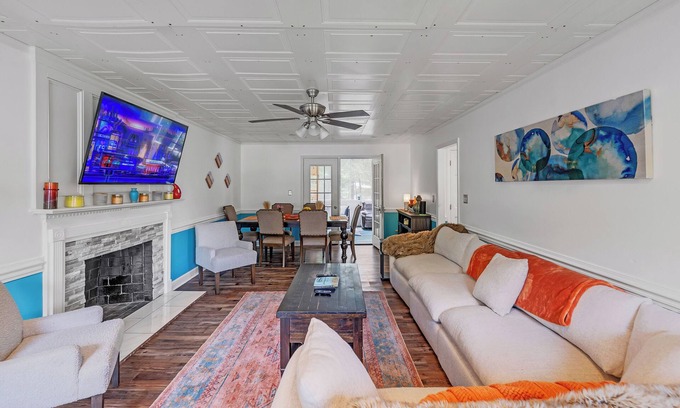 Kernersville House | Kernersville Hot Tub Pool Arcade Gym Wifi Coffee