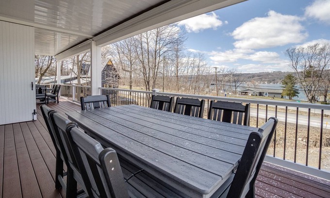 Penn Yan House | Keuka Lake view! Welcome to CASA DEL LAGO UNIT # 38