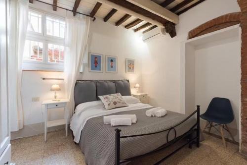 Sant' Ambrogio Apartment | Keys of Italy - F2 -1Bedroom Apt by Santa Croce