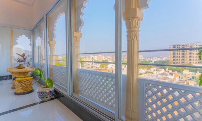 Udaipur District Apartment | Khakhri House Pristine 2BHK Apartment—AC
