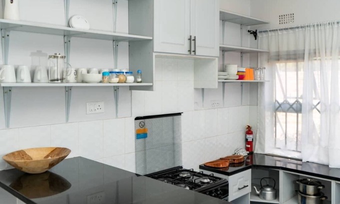 Victoria Falls House | KhayaLethu -Beautiful Family Holiday Home